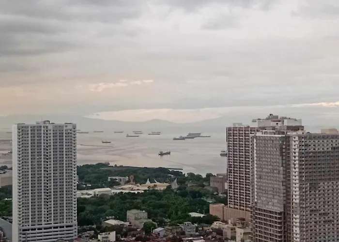 In Pasay 12th Flr Unit-near Moa, Picc Apartment *