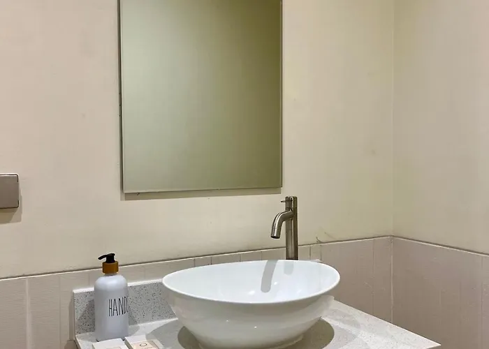 Apartment In Pasay 12th Flr Unit-near Moa, Picc Manila
