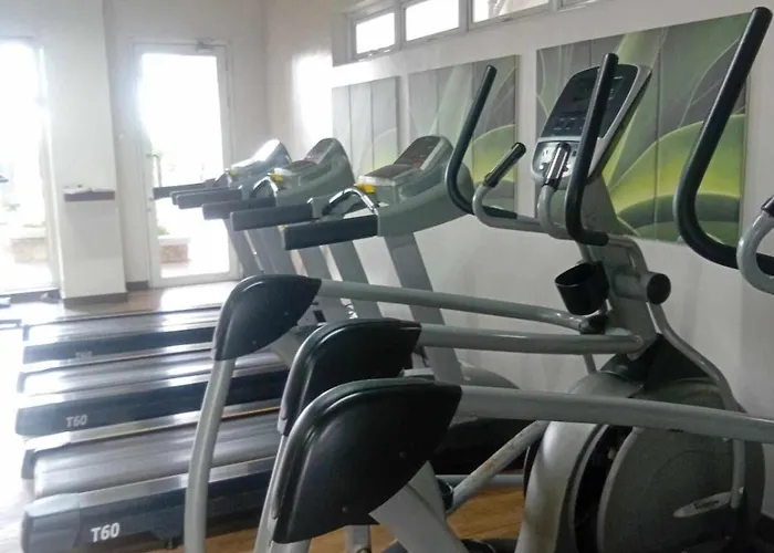 In Pasay 12th Flr Unit-near Moa, Picc Apartment